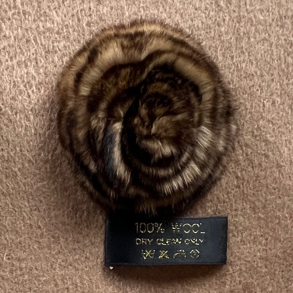 Elegant Tan Scarf with Fur Accents - Picture 15 of 16